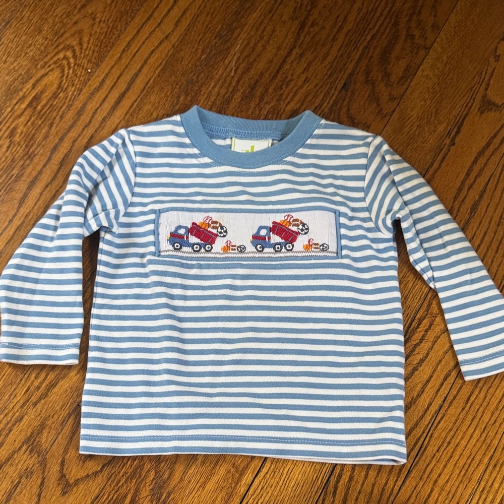 Zucchini kids smocked t-shirt, size 12 mos